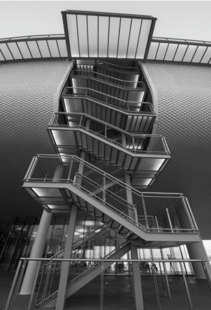 Escaleras exterior Madrid diseño arquitectónico.