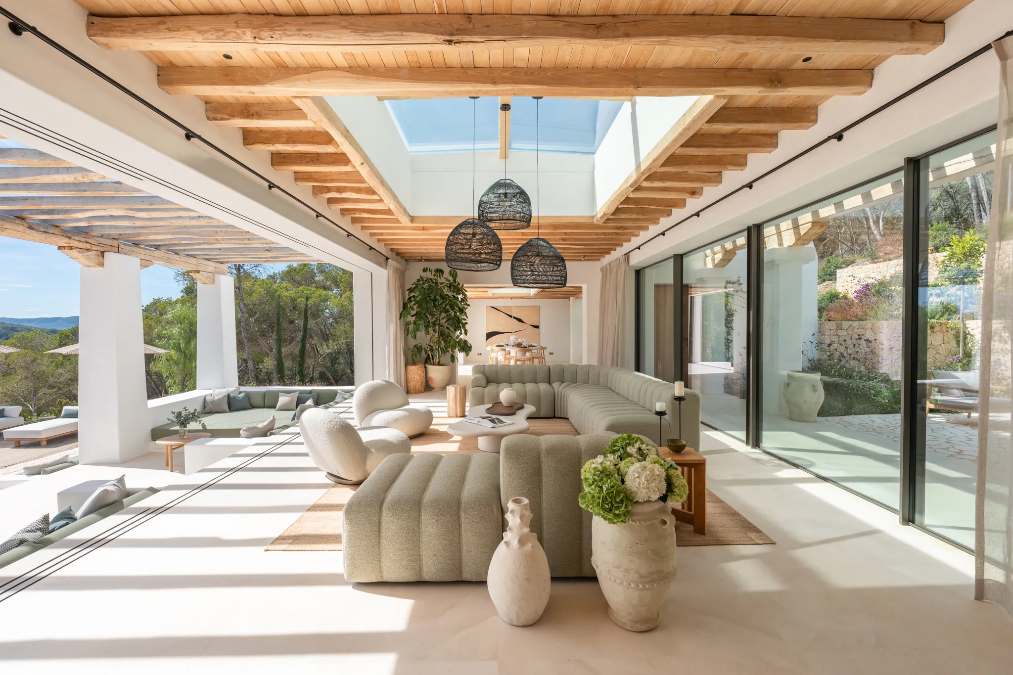 diseño de terraza de una villa en ibiza